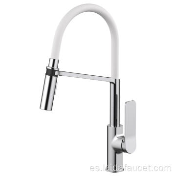 Toques de fregadero de cocina con spray.